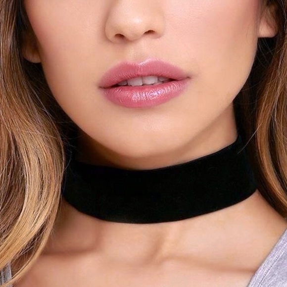 ⚜️[𝟯/$𝟮𝟴]⚜️NEW Thick Black Velvet Simple Choker - Picture 7 of 13